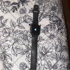 Apple Watch Series 6 no iCloud lock works great with charger
